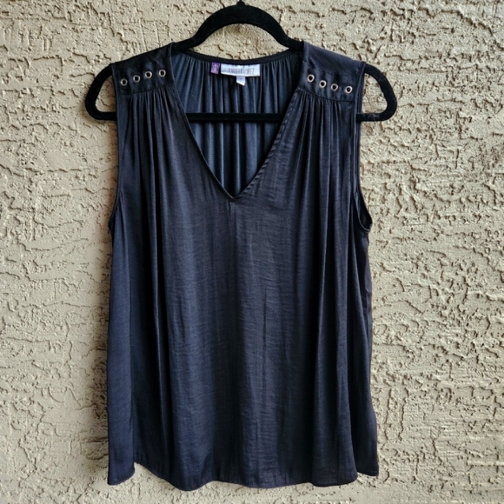 Jennifer Lopez Black Blouse Gold Grommets Size Medium - Picture 11 of 11